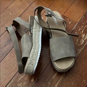 Soda Women's Tan Platform Sandals